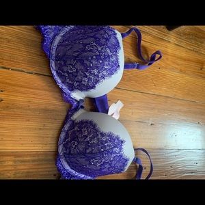 Victoria’s Secret plunge push up bra 36A